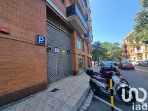 Parking a Reus