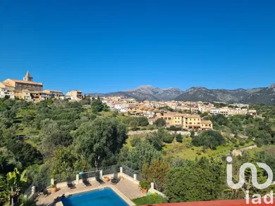 Village house in Campanet