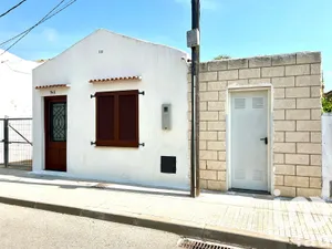 Casa de poble a Sant Jaume d'Enveja