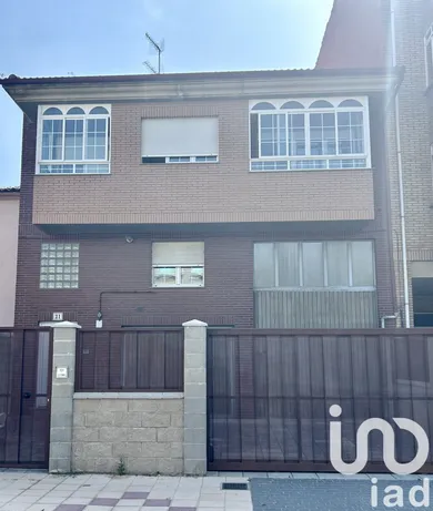 Semi-detached house in La Robla