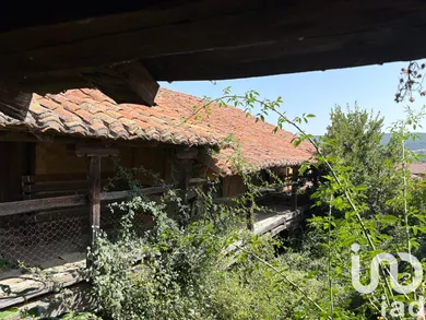 Village house in Cuadros