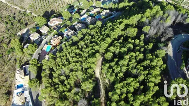 Terrain à bâtir à Ador