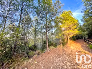 Terrain à bâtir à Ador