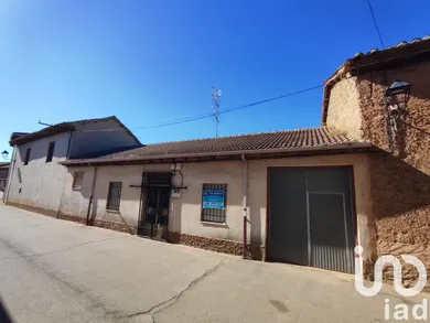 Village house in Villares de Órbigo