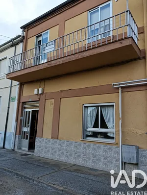 Casa de poble a Miñambres de la Valduerna