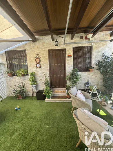 Semi-detached house in Sevilla