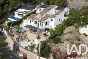 Casa  a Cabrils