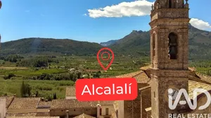 Village house in Alcalalí