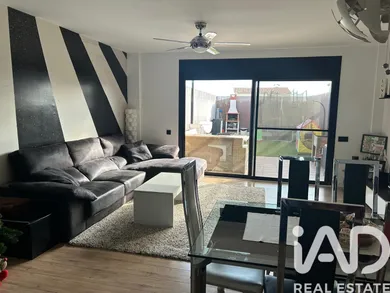 Semi-detached house in Vilanova i la Geltrú