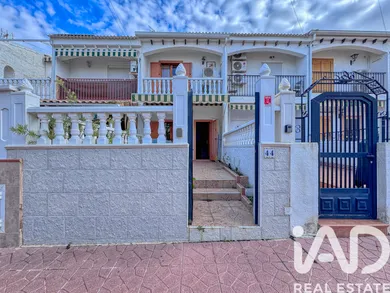 Casa adossada a Santa Pola
