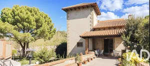 Casa  a Sant Joan de les Abadesses