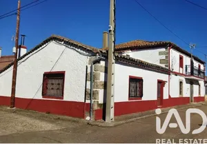 Casa de poble a Buenamadre