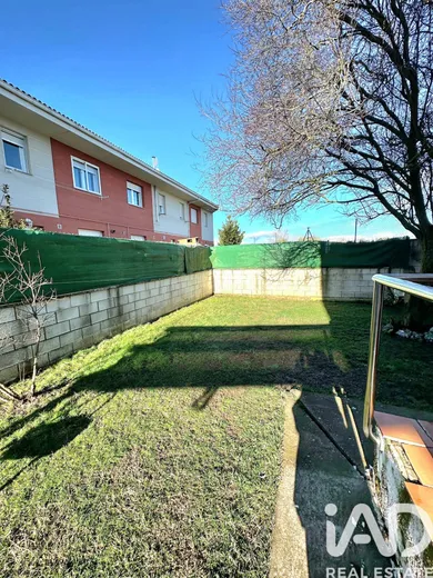 Casa adosada en Lorenzana