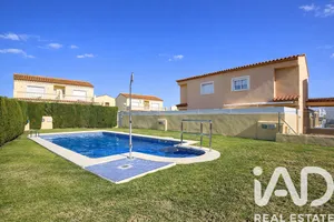 Casa adosada en Mont-roig del Camp