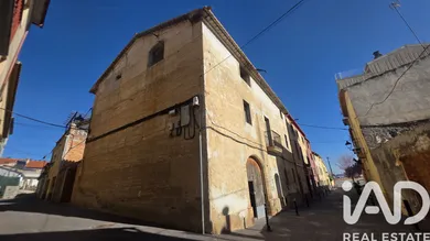 Casa de poble a Torrelles de Foix