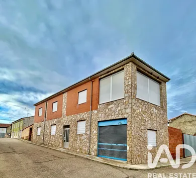 Village house in Coomonte