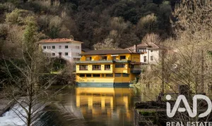 Edificio en Peñamellera Alta