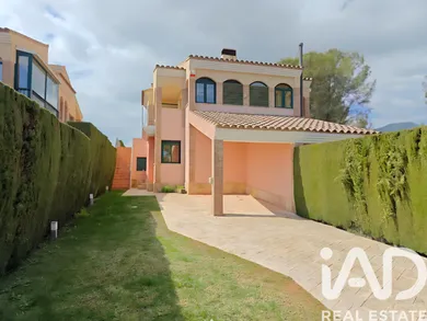 Semi-detached house in Mont-roig del Camp