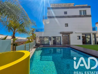Cottage in Alicante