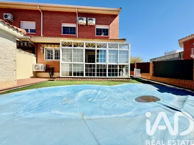 Casa adosada en Meco