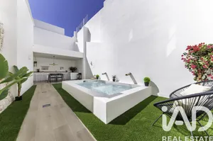 Village house in Pego