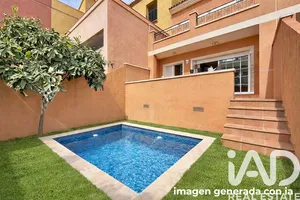 Semi-detached house in Sant Jaume dels Domenys