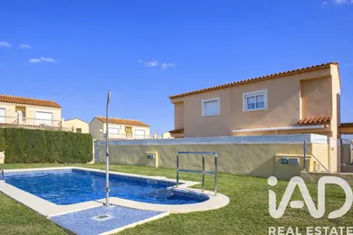 Casa adosada en Mont-roig del Camp