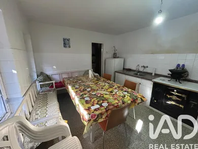Village house in Villaturiel