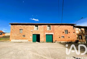 Casa de pueblo en Villaturiel