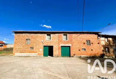 Casa de pueblo en Villaturiel