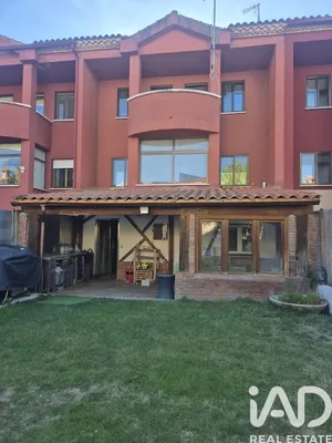 Semi-detached house in Monterrubio de Armuña