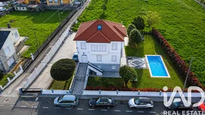 Casa en Neda
