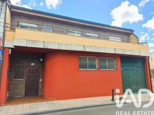 Chalet en Sariegos