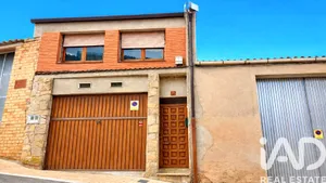 Casa adosada en Conesa