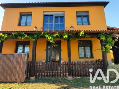Chalet en Villaobispo de Otero
