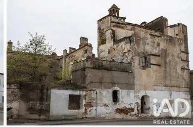 Edificio en Velada