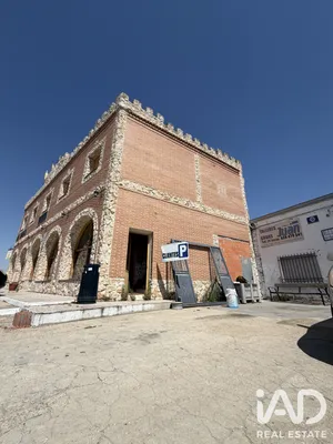 Edificio en ATAQUINES