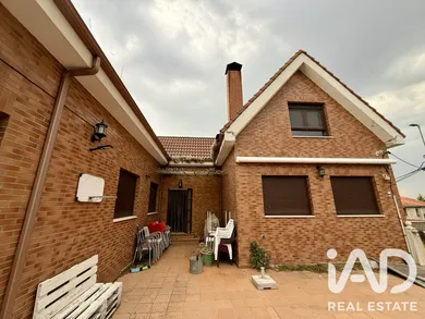 Chalet en Santovenia de la Valdoncina