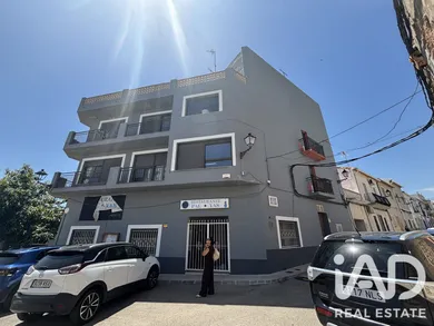 Edificio en Tormos