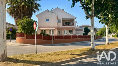 Casa aparellada a Abrera