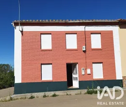 Village house in Pajares de los Oteros