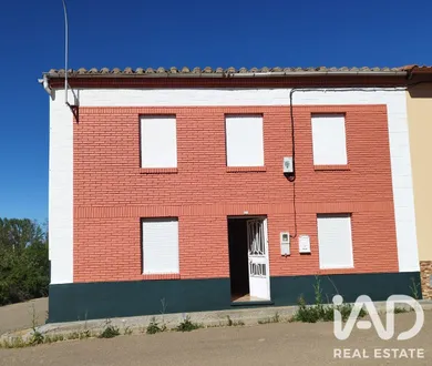 Casa de poble a Pajares de los Oteros