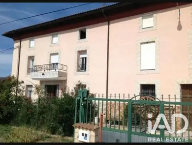 Village house in Quintanaélez