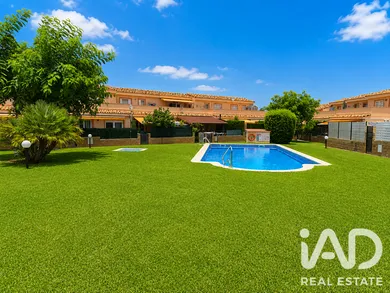 Casa adosada en Mont-roig del Camp