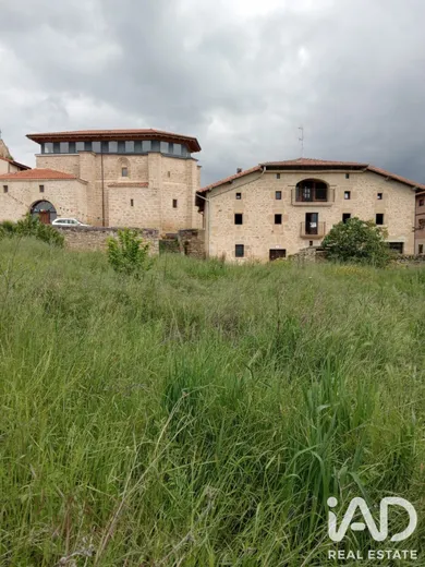 Village house in Lantarón