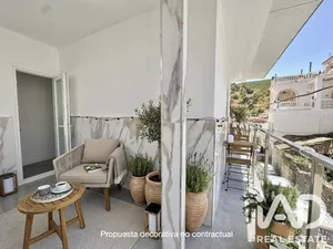 Casa adossada a Almáchar