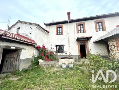 Casa de pueblo en Riello