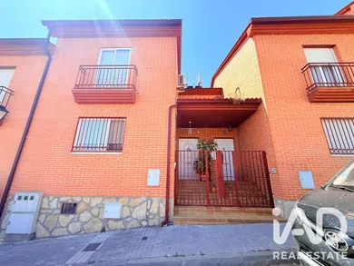 Casa adosada en San Martín de Valdeiglesias