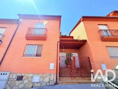 Casa adosada en San Martín de Valdeiglesias