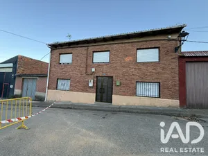 Casa  a VILLACÉ ( Villamañán )